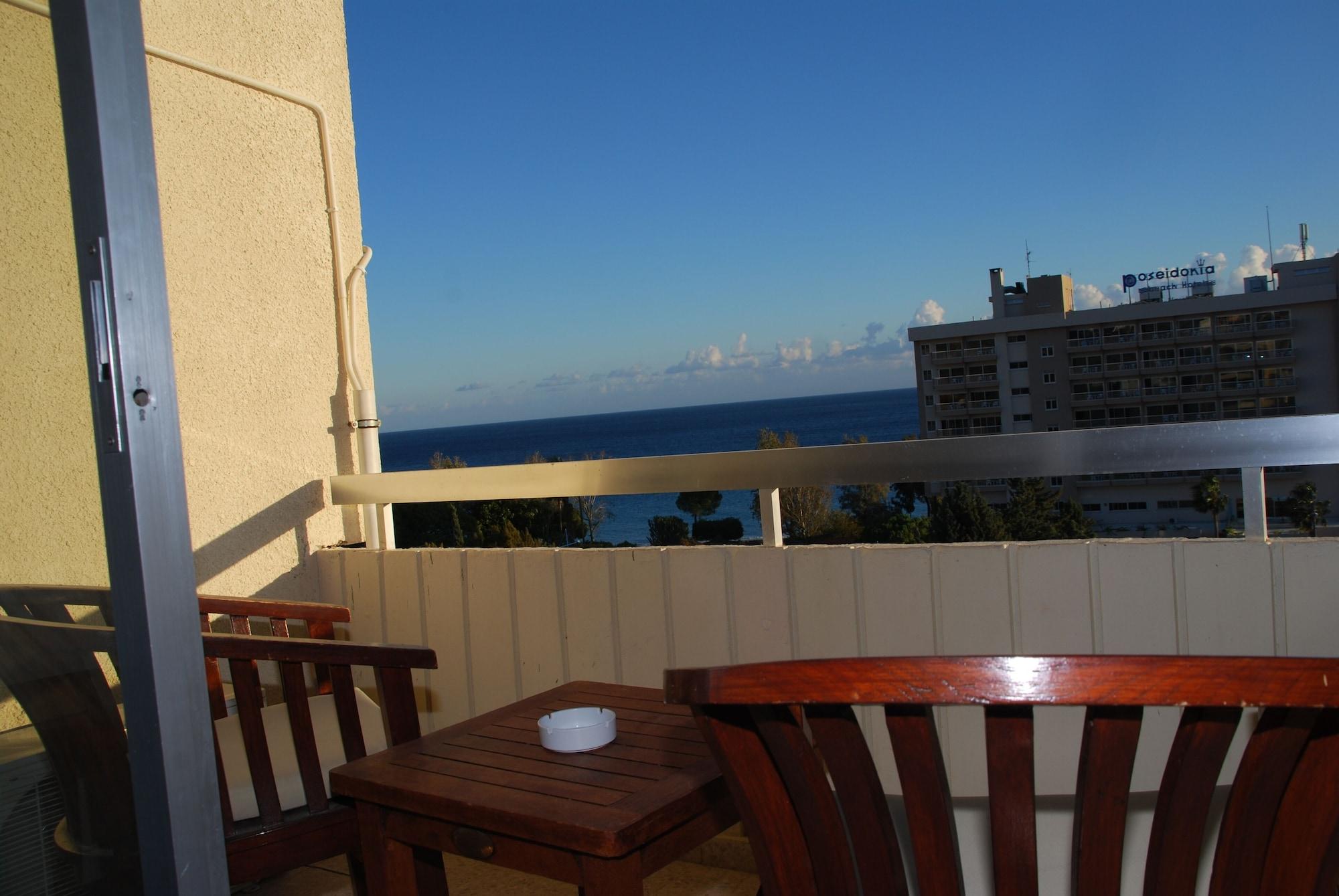 The Caravel Hotel Limassol Exterior foto