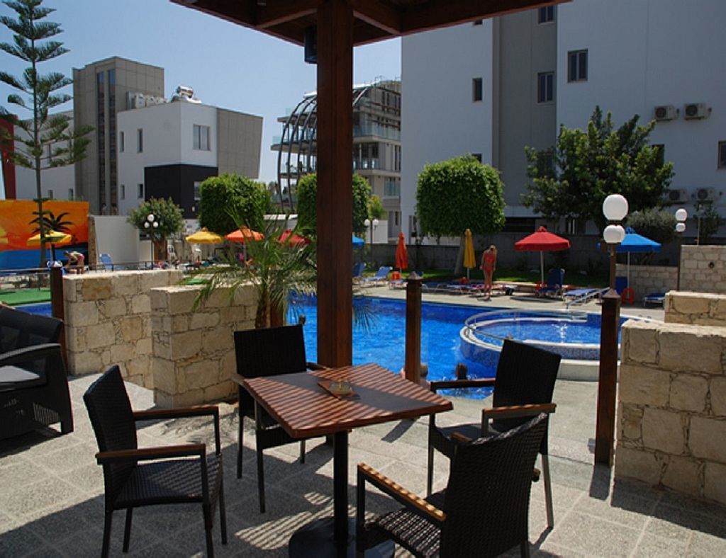 The Caravel Hotel Limassol Exterior foto